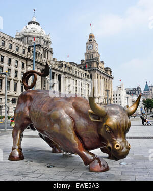 Der Bund Bull Shanghai Pudong Development Bank und alte historische Zollhaus China (Europäische Architektur) Stockfoto