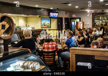 Miami Florida, SW 22. Street, Coral Way, Sergio's, Restaurant Restaurants Essen Essen Essen Essen Essen Essen Cafe Cafes Bistro, kubanisch, innen, Kunden, Tische Stockfoto