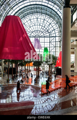New York City, NY NYC, Manhattan, Lower, Battery Park City, Brookfield Place, Shopping Shopper Shopper shoppen shoppen shoppen shoppen Markt Märkte Marktplatz kaufen verkaufen Stockfoto