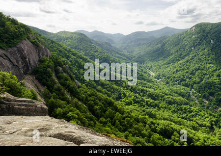 Übersehen von Chimney Rock Mountain, North Carolina, Vereinigte Staaten Stockfoto