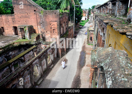 Menschen in Shonargaon Panam Altstadt genießen. Shonargaon, bedeutet "Gold", es ist ein 19. Jahrhundert alten Handelszentrum der Baumwolle. Stockfoto