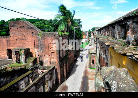 Menschen in Shonargaon Panam Altstadt genießen. Shonargaon, bedeutet "Gold", es ist ein 19. Jahrhundert alten Handelszentrum der Baumwolle. Stockfoto