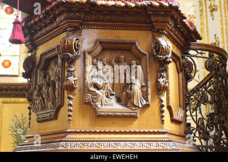 Malerische Kanzel in den Kirchenraum von Witley Kirche Worcestershire England Stockfoto