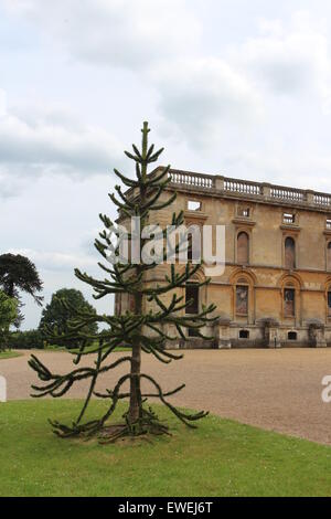 Schöne Naturstein-stattliche Herrenhaus durch einen Brand zerstört Stockfoto