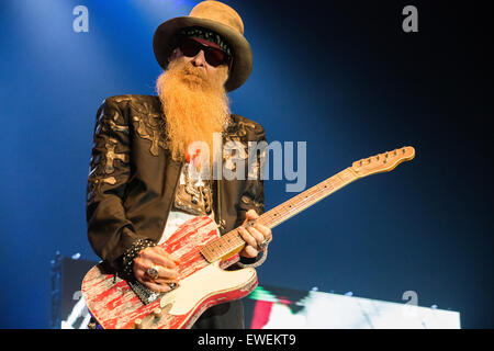 SSE Wembley Arena, Wembley, London, UK 24. Juni 2015 Billy Gibbons ZZ Top bei SSE Wembley Arena Credit: "Credit: Richard Soans/Alamy Live News Stockfoto