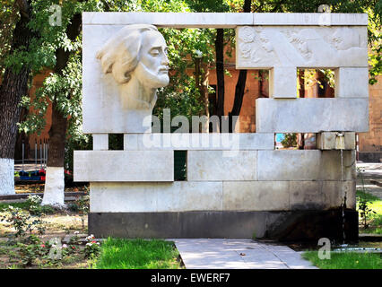 Sayat Nova in Eriwan, eine Statue aus weißem Stein-Denkmal Stockfoto