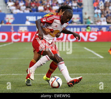 Harrison, New Jersey, USA. 24. Juni 2015. New York Red Bulls forward Bradley Wright-Phillips (99) wird während der MLS-Spiel zwischen den New York Red Bulls und Real Salt Lake in Red Bull Arena in Harrison, New Jersey statt. Bildnachweis: Csm/Alamy Live-Nachrichten Stockfoto