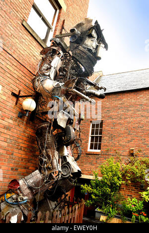 Mann von Stahl-Skulptur, Newcastle Arts Centre Stockfoto