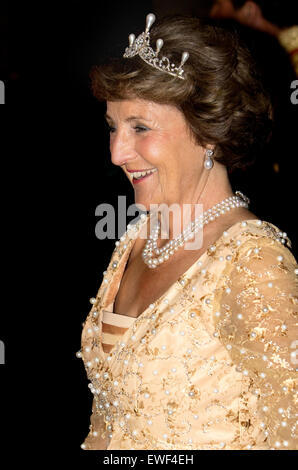 Abfahrt von Prinses Margriet der Niederlande nach dem Galadinner für die Mitglieder des Corps Diplomatique im königlichen Palast in Amsterdam Foto: Albert Nieboer/RPE / - NO-Draht-Dienst - Stockfoto