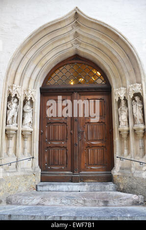 Detail einer alten Kirche Tür Stockfoto