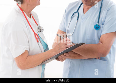 ARZT IM KRANKENHAUS Stockfoto