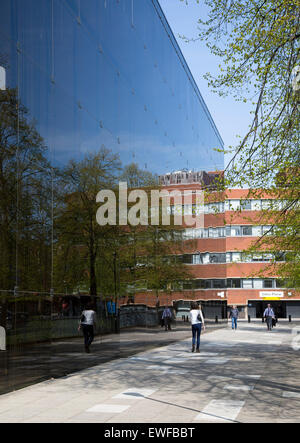 Reflektierende Glaswände von Willis Gebäude, Ipswich, Suffolk, England, Vereinigtes Königreich, gestaltet von Norman Foster 1970er Jahre Stockfoto