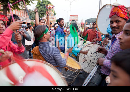 Schlagzeuger der islamischen Muharram-Prozession in Jaipur, Rajasthan, Indien, Asien Stockfoto