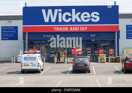 Wickes Handels- und Baumarkt in zentralen Ipswich, Suffolk, England, UK Stockfoto