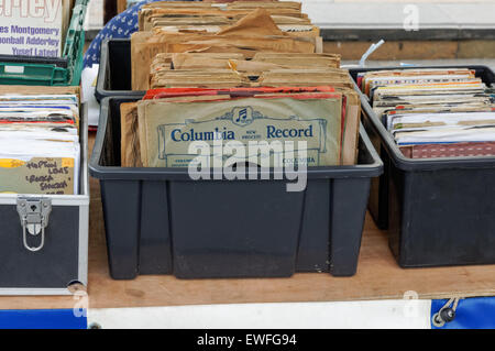 Second Hand Schallplatten auf dem Flohmarkt in Greenwich, London England Vereinigtes Königreich UK Stockfoto