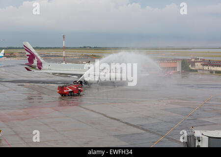 Qatar Airways A330 Erstflug vom Flughafen Venedig Marco Polo, Venedig Italien Stockfoto