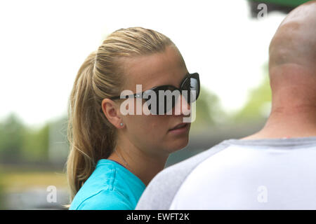 London, UK. 25. Juni 2015. Petra Kvitova kommt in Wimbledon, London, UK. Bildnachweis: Amer Ghazzal/Alamy Live-Nachrichten Stockfoto