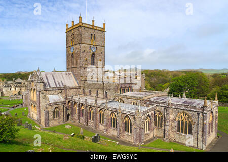 Das 12. Jahrhundert Str. Davids Kathedrale Pembrokeshire Wales UK Europe Stockfoto