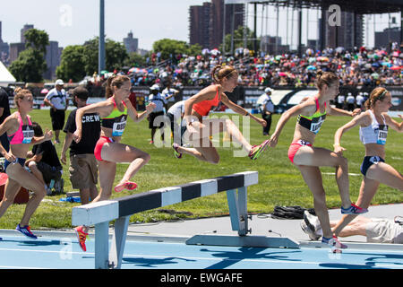 Frauen 3000m Hindernis beim 2015 Adidas NYC Diamond League Grand Prix Stockfoto