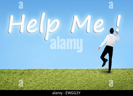Geschäftsmann am Himmel Hilf mir Wort Stockfoto