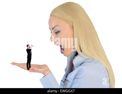 Isolierte Geschäftsfrau sucht Männlein überrascht Stockfoto