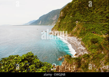 Ein Blick auf die Küste entlang Su-Hua Highway, Huide Trail in der Nähe von Taroko GorgeTaiwan Stockfoto