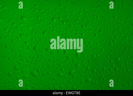 Textur Wassertropfen auf die Flasche Bier. Bier-Hintergrund Stockfoto