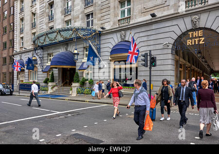 Ritz, London ist ein Denkmalgeschütztes 5-Sterne Hotel in Piccadilly in London Stockfoto