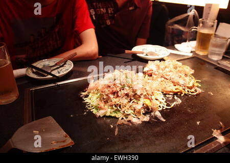 Japanischen Stil Pizza - Okonomiyaki Stockfoto