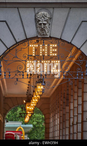 Ritz, London ist ein Denkmalgeschütztes 5-Sterne Hotel in Piccadilly in London Stockfoto