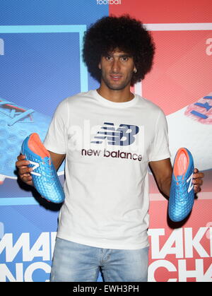 Tokio, Japan. 25. Juni 2015. Marouane Fellaini Fußball: belgische Fußballspieler Marouane Fellaini nimmt das Ereignis, um die neuen New Balance Schuhe in Tokio präsentieren. Bildnachweis: Motoo Naka/AFLO/Alamy Live-Nachrichten Stockfoto