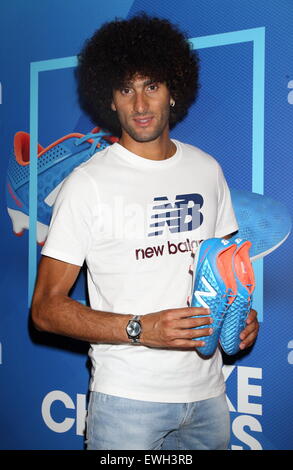 Tokio, Japan. 25. Juni 2015. Marouane Fellaini Fußball: belgische Fußballspieler Marouane Fellaini nimmt das Ereignis, um die neuen New Balance Schuhe in Tokio präsentieren. Bildnachweis: Motoo Naka/AFLO/Alamy Live-Nachrichten Stockfoto