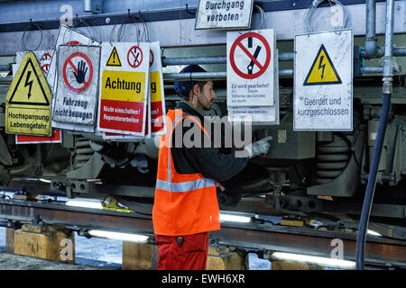 Neuseddin, Deutschland, Güterzug Elektrolokomotive in DB Wek Seddin Stockfoto