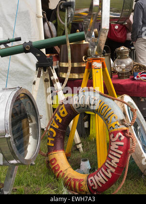 Großbritannien, England, Cheshire, Tabley, Cheshire Showground, dekorative Home & Bergung Show, Stände verkaufende Antiquitäten, Rettungsring Stockfoto