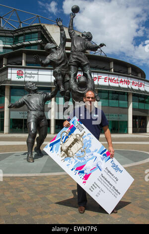 London, UK. 26. Juni 2015. Martin Johnson präsentiert Rugby World Cup 2015 Ticket Design in Twickenham. Bildnachweis: Elsie Kibue/Alamy Live-Nachrichten Stockfoto