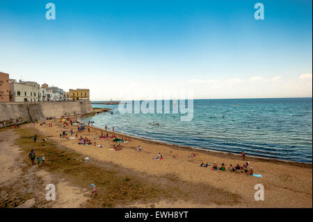 Italien Apulien Salento Sonnenzelt Strand Purità Stockfoto