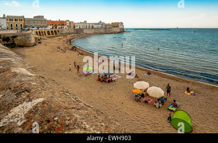 Italien Apulien Salento Sonnenzelt Strand Purità Stockfoto