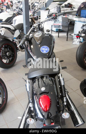 Triumph Thunderbird Storm 2014 Modell und andere Motorräder zum Verkauf an einem Motorrad-Vertragshändler in Sydney, new South Wales, Australien Stockfoto