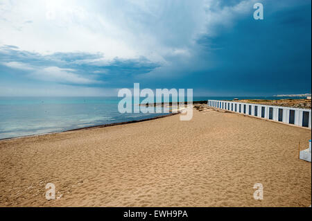 Italien Apulien Salento Sonnenzelt Strand Lido S. Giovanni Stockfoto