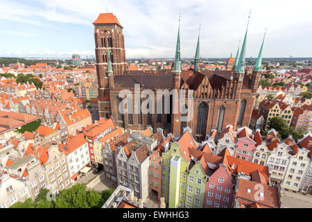 Blick auf die Stadt Danzig in Polen. Die Stadt ist die historische Hauptstadt des polnischen Pommern mit mittelalterlichen Architektur der alten Stadt Stockfoto
