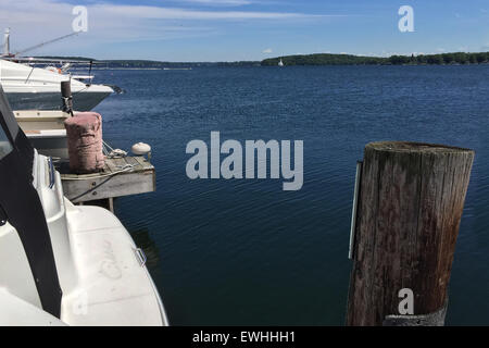 Liegeplatz am Sodus Bay Marina. Stockfoto