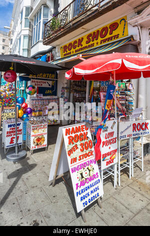 Rock Shop-sticks ein Souvenir-Shop, Verkauf von traditionellen Rock und andere Souvenirs, Brighton, East Sussex, UK Stockfoto