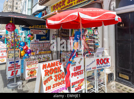 Rock Shop-sticks ein Souvenir-Shop, Verkauf von traditionellen Rock und andere Souvenirs, Brighton, East Sussex, UK Stockfoto