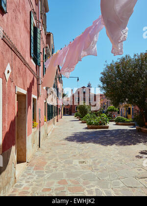 Waschen hängen in malerischen Corte Bigaglia Murano Insel venezianischen Lagune Veneto Italien Europa Stockfoto