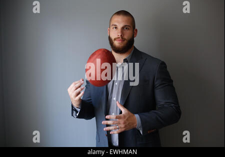 13. Juni 2015: Indianapolis Colts Outside Linebacker Bjoern Werner in seinem Haus in der Nähe von Indianapolis, Indiana. Foto: Chris Bergin/dpa Stockfoto