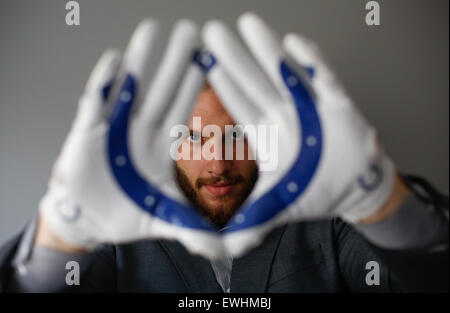 13. Juni 2015: Indianapolis Colts Outside Linebacker Bjoern Werner in seinem Haus in der Nähe von Indianapolis, Indiana. Foto: Chris Bergin/dpa Stockfoto