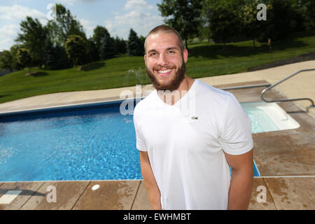 13. Juni 2015: Indianapolis Colts Outside Linebacker Bjoern Werner in seinem Haus in der Nähe von Indianapolis, Indiana. Foto: Chris Bergin/dpa Stockfoto