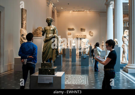 Kammer der griechisch-römischen Periode im Metropolitan Museum of Art 1000 Fifth Avenue und 82nd Street. Griechische und römische Galerien Stockfoto