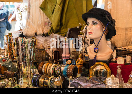 Flea Market befindet sich vor Barcelona Kathedrale, Katalonien, Spanien Stockfoto