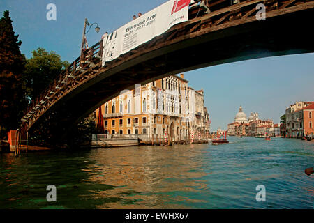 Venedig - Ponte Accademia und Palazzo Cavalli-Franchetti-Akademie Brücke und Cavalli-Franchetti Palast Stockfoto